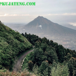 Gunung di Jawa Tengah Keindahan dan Potensi